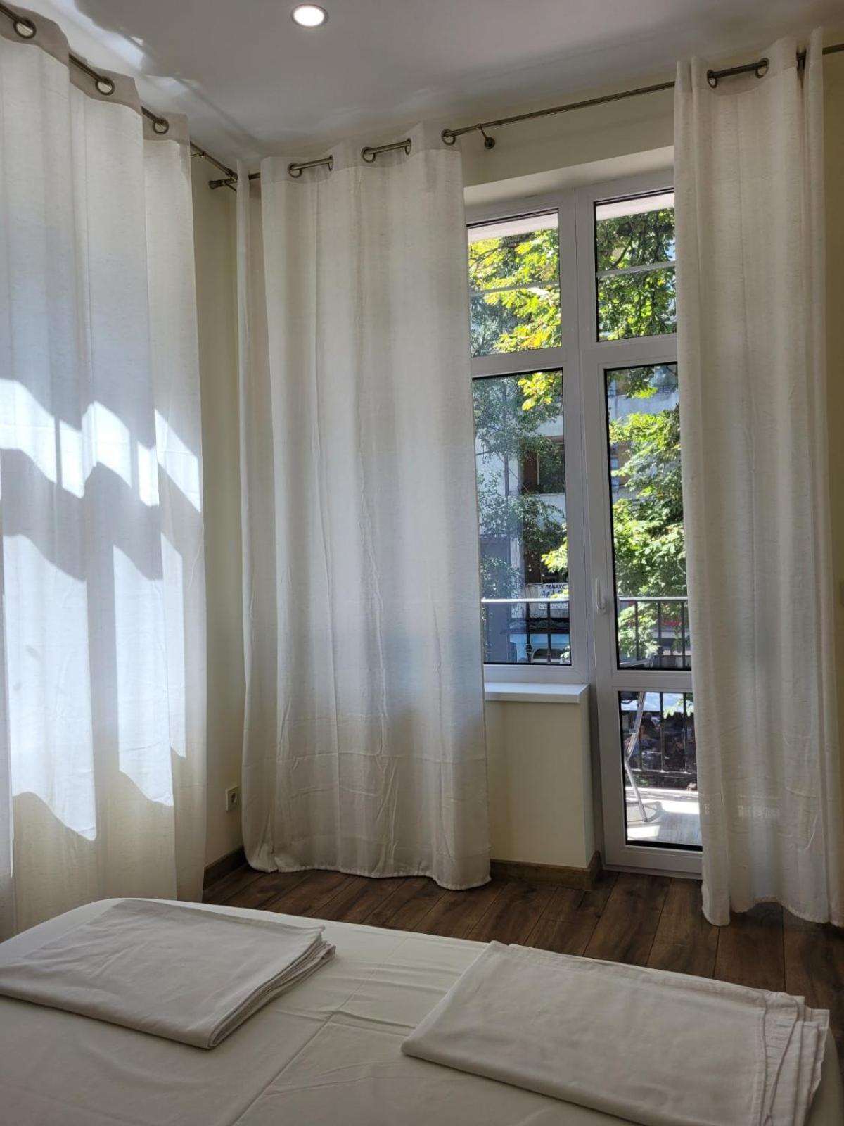 The House - Central Boutique Apartments Kyustendil Rom bilde